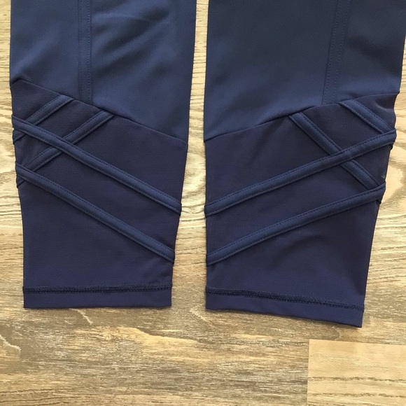 Lilly Pulitzer Luxletic Navy 26” Weekender High Rise Leggings Medium - Picture 11 of 16